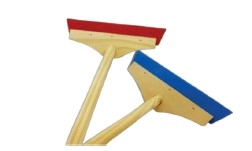 Rodo Infantil de Madeira com cabo